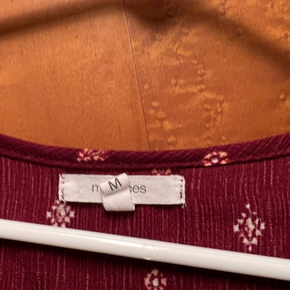 Cold shoulder top - Picture 2 of 4